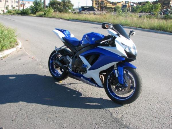 notice the burn out in the upper left and the bent slider. hmmmm.